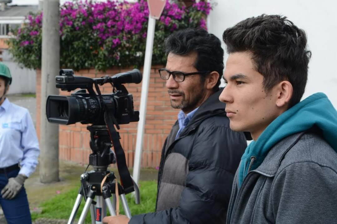 CEO alto voltaje films y director del embajador del cuidado