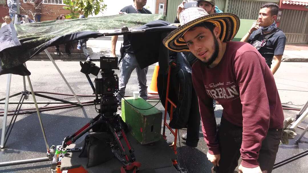 Equipo de trabajo y equipo de filme alto voltaje films